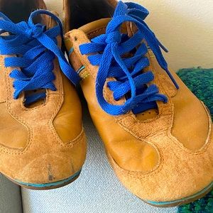 beautiful vintage running shoes in very good condition.